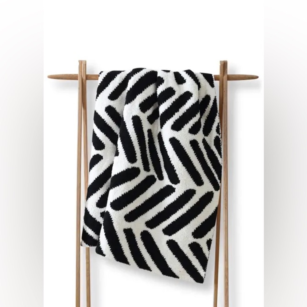 Sunday Citizen Tulum Throw - Black - Off White / Throw